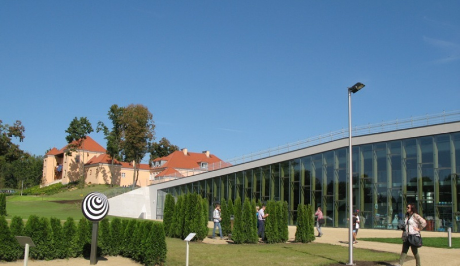 Regionalne Centrum Naukowo-Technologiczne. Zespół Pałacowo-Parkowy w Podzamczu Chęcińskim. Centrum Nauki Leonardo da Vinci.