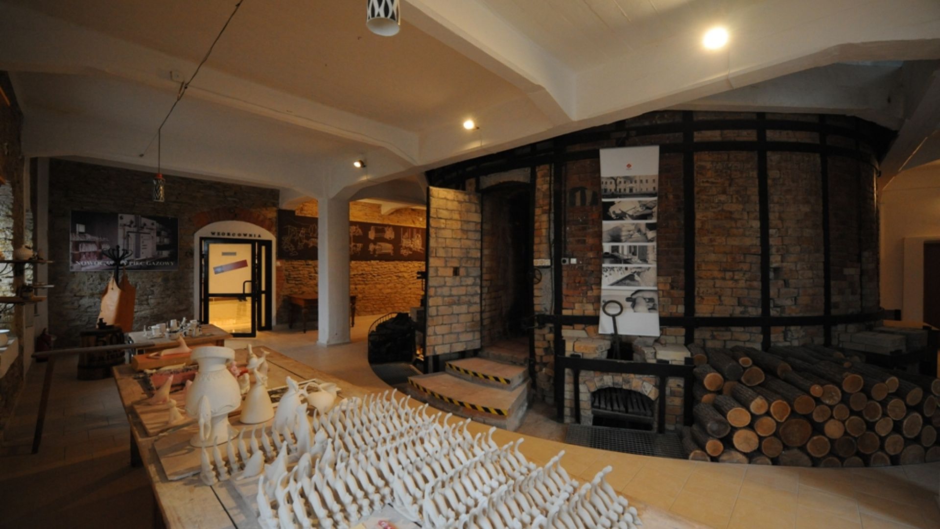 Lebendiges Porzellanmuseum in Ćmielów