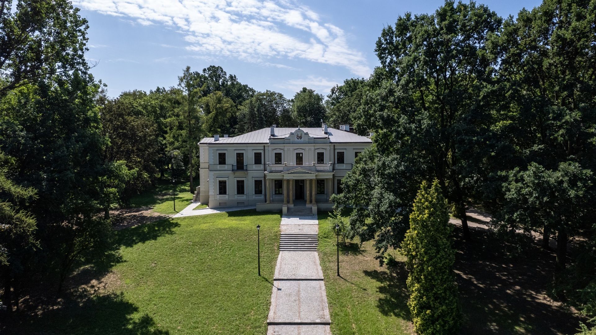 Muzeum Historyczno-Archeologiczne w Ostrowcu Świętokrzyskim - Pałac Wielopolskich w Częstocicach