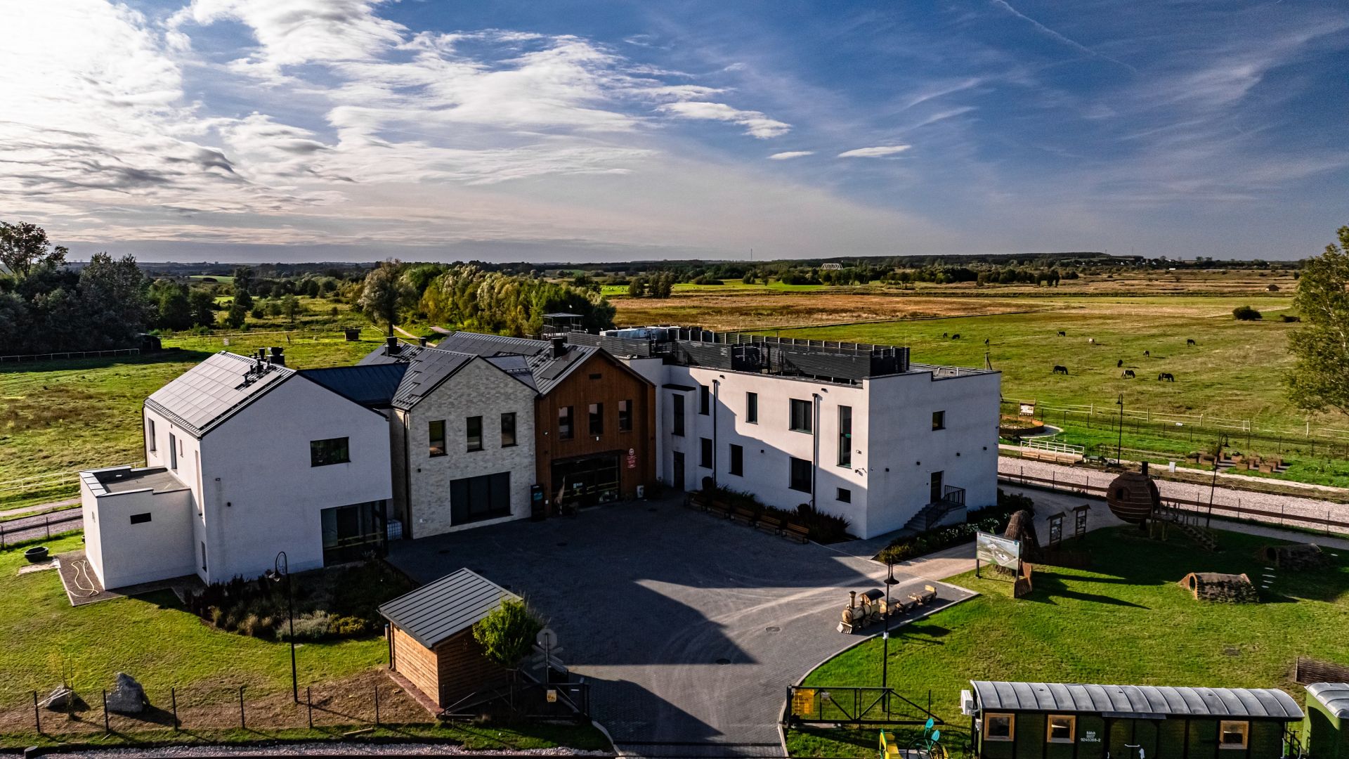 Ścieżki edukacyjne w Ośrodku Edukacji Przyrodniczej w Umianowicach