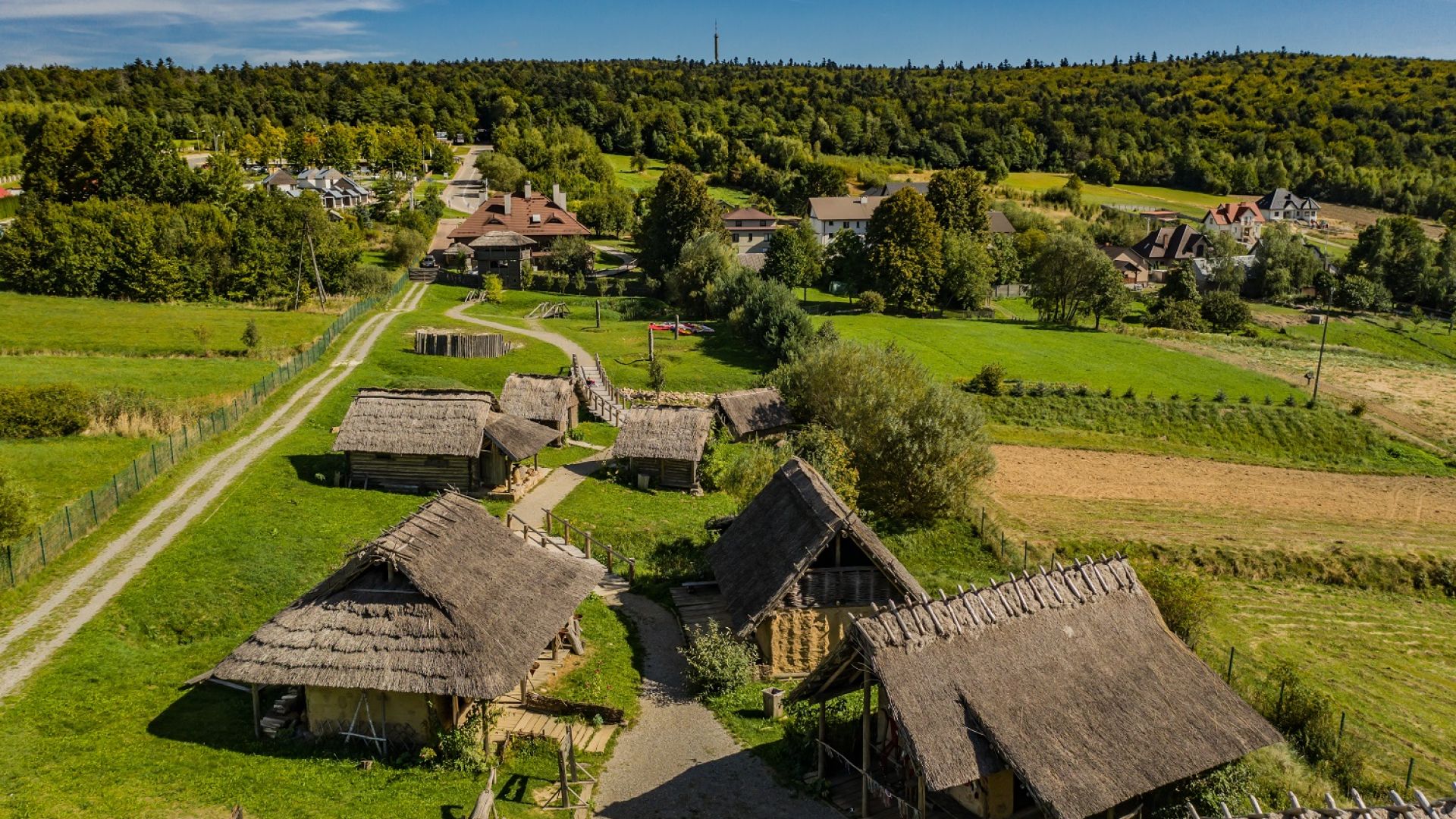 Osada Średniowieczna w Hucie Szklanej
