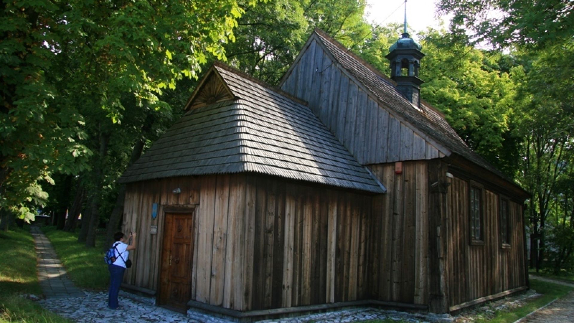 Kościółek Św. Leonarda w Busku-Zdroju na "Szlaku drewnianego budownictwa sakralnego wzdłuż Maskalisu"