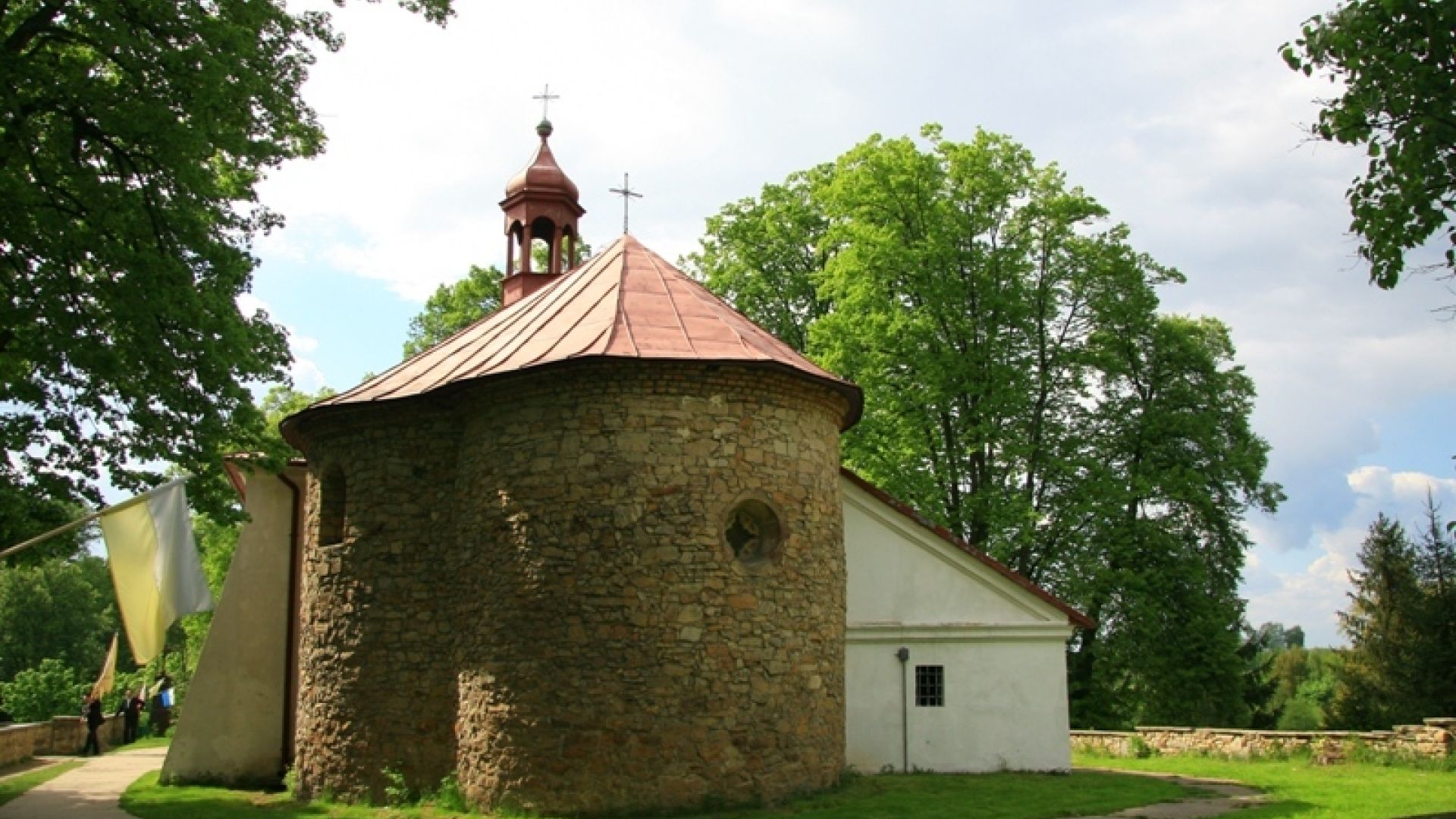 Romańska rotunda w Grzegorzowicach