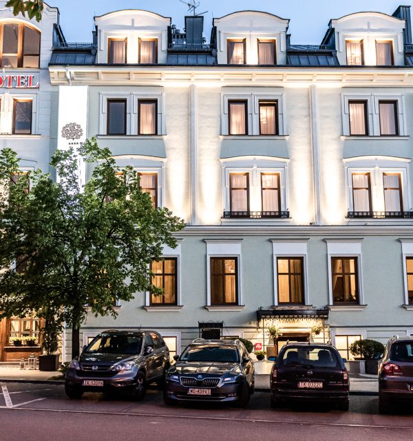 Pod Złotą Różą ****