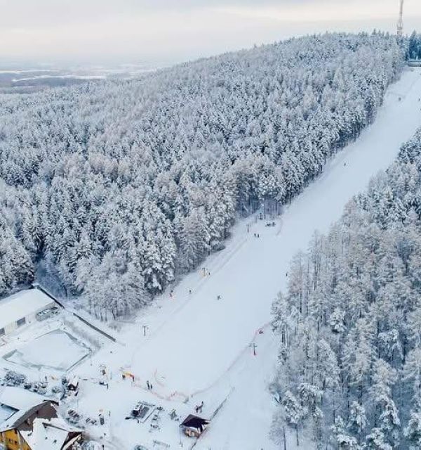 Wyciąg narciarski na Górze Telegraf w Kielcach