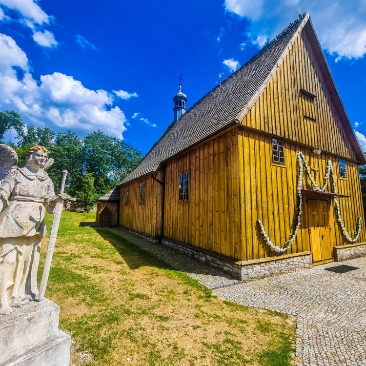 Niekrasów - kościół parafialny pw. Nawiedzenia NMP