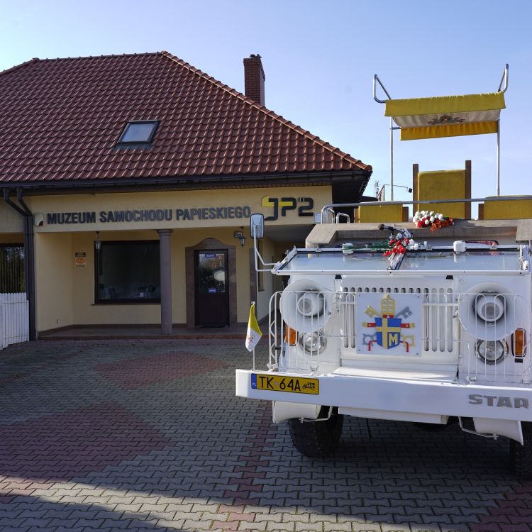 Muzeum Samochodu Papieskiego JP2