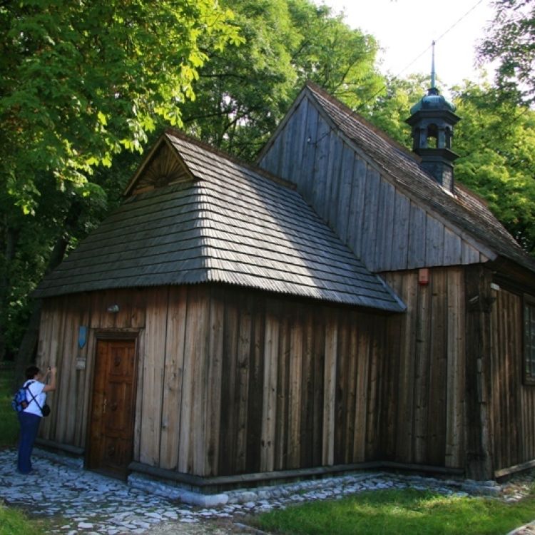 Kościółek Św. Leonarda w Busku-Zdroju na "Szlaku drewnianego budownictwa sakralnego wzdłuż Maskalisu"