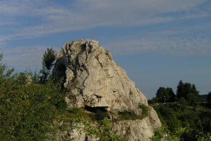 Skałka Geologów w rezerwacie Kadzielnia w Kielcach