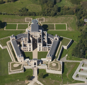 Schloss „Krzyżtopór” in Ujazd