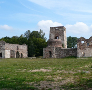 Ruinen des Großofenbetriebs in Samsonów
