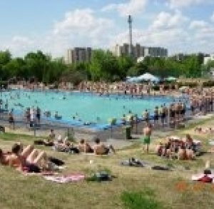 Schwimmingpool von MOSiR in Kielce