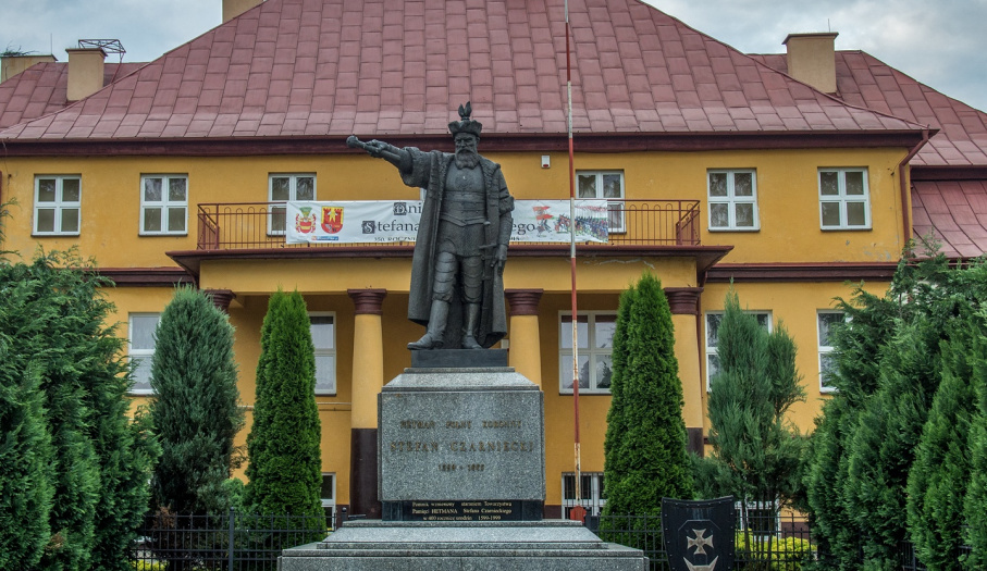 Pomnik Stefana Czarnieckiego w Czarncy