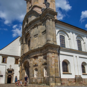 Krypta im Heilig-Kreuz-Kloster (Święty Krzyż)