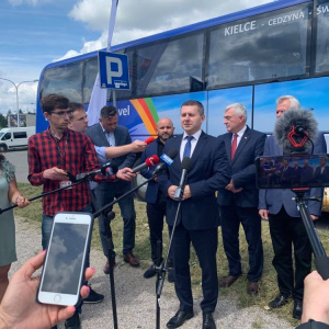 Konferencja inaugurująca połączenie autokarowe z Kielc na Święty Krzyż