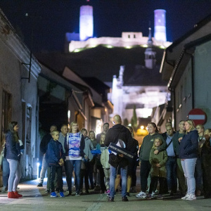 Nocne zwiedzanie Chęcin - Ani słowa o Zamku