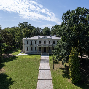 Muzeum Historyczno-Archeologiczne w Ostrowcu Świętokrzyskim - Pałac Wielopolskich w Częstocicach