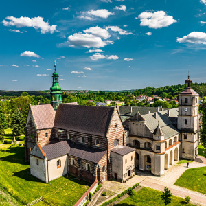 Wąchock – tu historia spotyka się z humorem