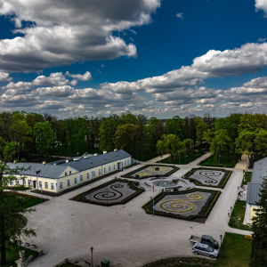 Zespół pałacowo-parkowy w Końskich
