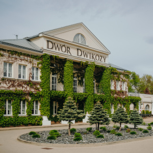 Dwór Dwikozy***