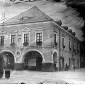 Oldskulowe zdjęcia kieleckiego artysty