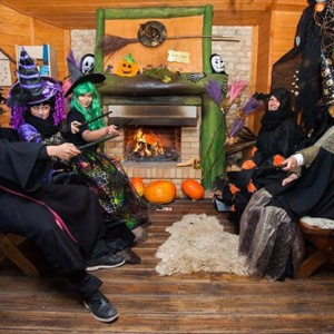 Magiczna jesień w Wiosce Czarownic – przyleć na Halloween do Bałtowa!
