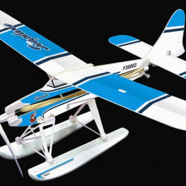 Modele samolotów nad kieleckim zalewem