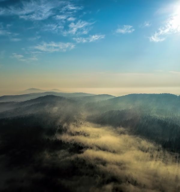 Grzbietem Pasma Posłowickiego wokół Kielc