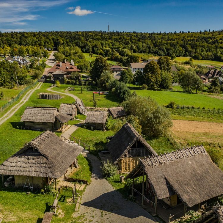 Osada Średniowieczna w Hucie Szklanej